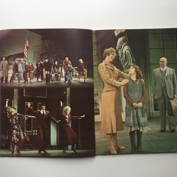 Annie Vocal Selections Book From Broadway Play in 1977 - Picture 6 of 6